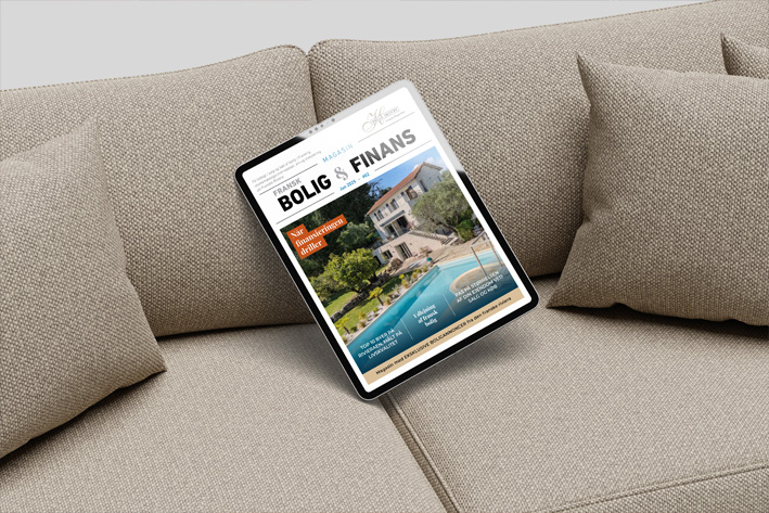 Online magasin læses på tablet